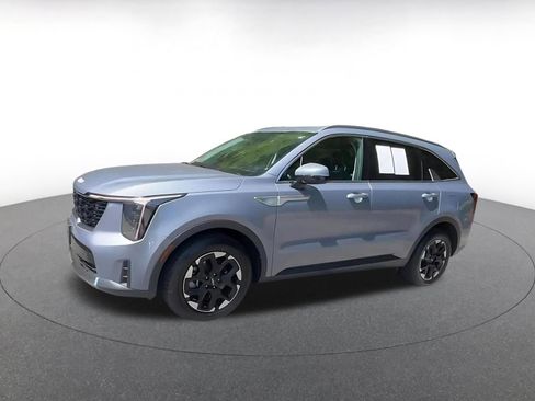 Used 2024 Kia Sorento S FWD image 8