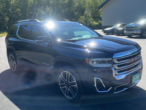 Used 2021 GMC Acadia SLT w/ Technology Package AWD/4WD image 7