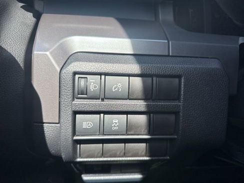 Used 2025 Toyota Tacoma SR5 AWD/4WD image 28