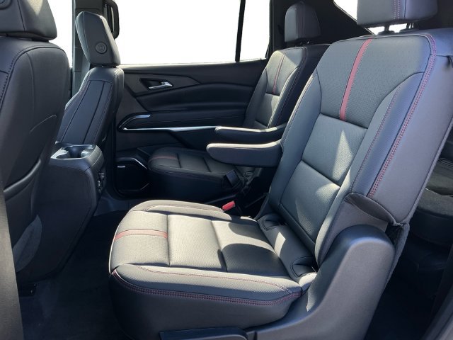Used 2026 Chevrolet Traverse RS AWD/4WD image 16