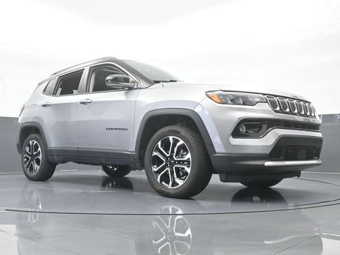 Used 2022 Jeep Compass Limited w/ Sun and Sound Group AWD/4WD image 60