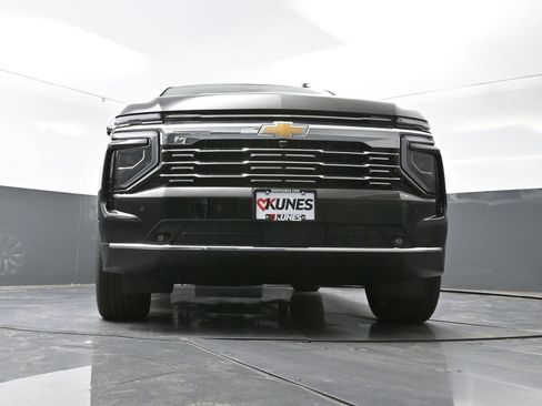 New 2026 Chevrolet Suburban Premier image 52