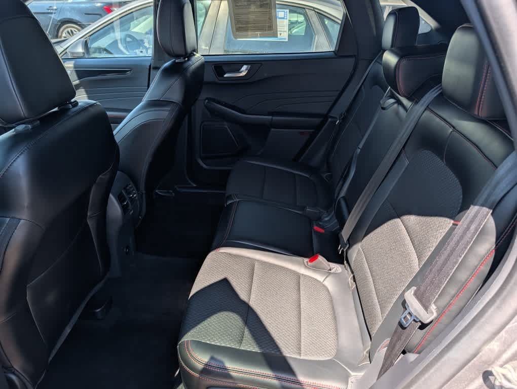 Used 2025 Ford Escape ST-Line AWD/4WD image 28