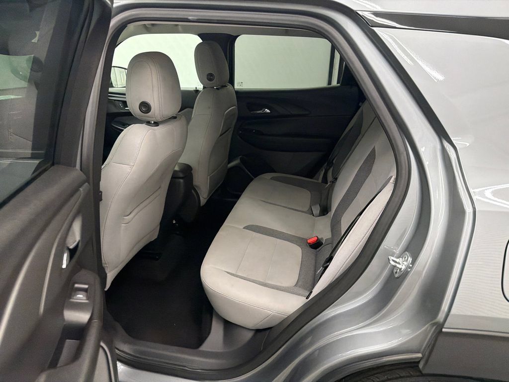 Used 2025 Chevrolet TrailBlazer LT FWD image 19