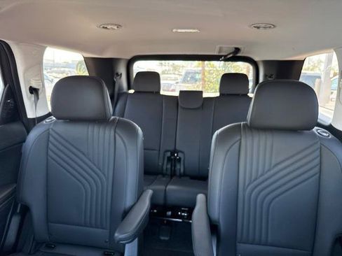 Used 2026 Hyundai Palisade SEL FWD image 14