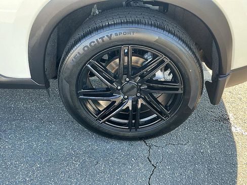 Certified 2023 Nissan Rogue SV image 8