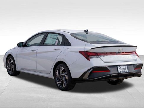 New 2025 Hyundai Elantra Sport image 6