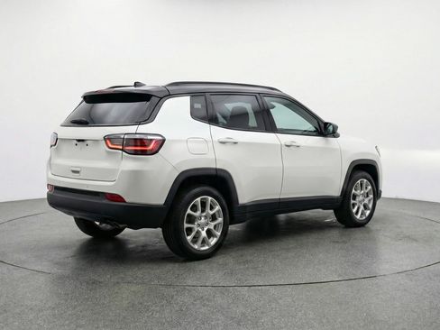 Used 2025 Jeep Compass Limited AWD/4WD image 9