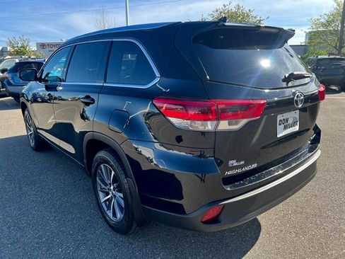 Used 2018 Toyota Highlander XLE AWD/4WD image 5