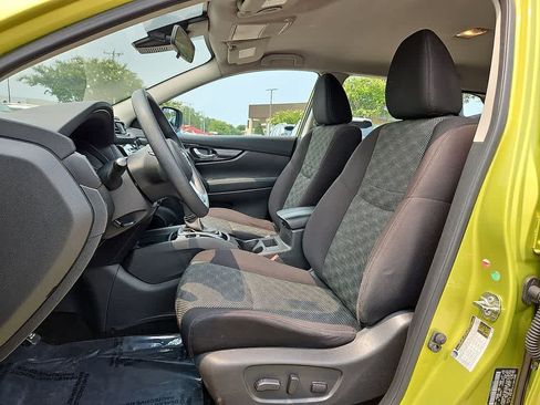 Used 2020 Nissan Rogue Sport SV FWD image 12