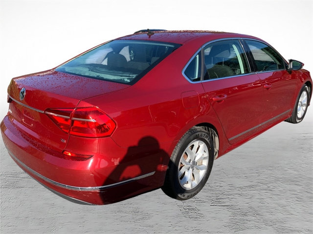 Used 2016 Volkswagen Passat 1.8T S FWD image 2