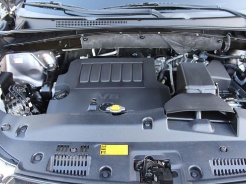 Used 2014 Toyota Highlander Limited AWD/4WD image 39