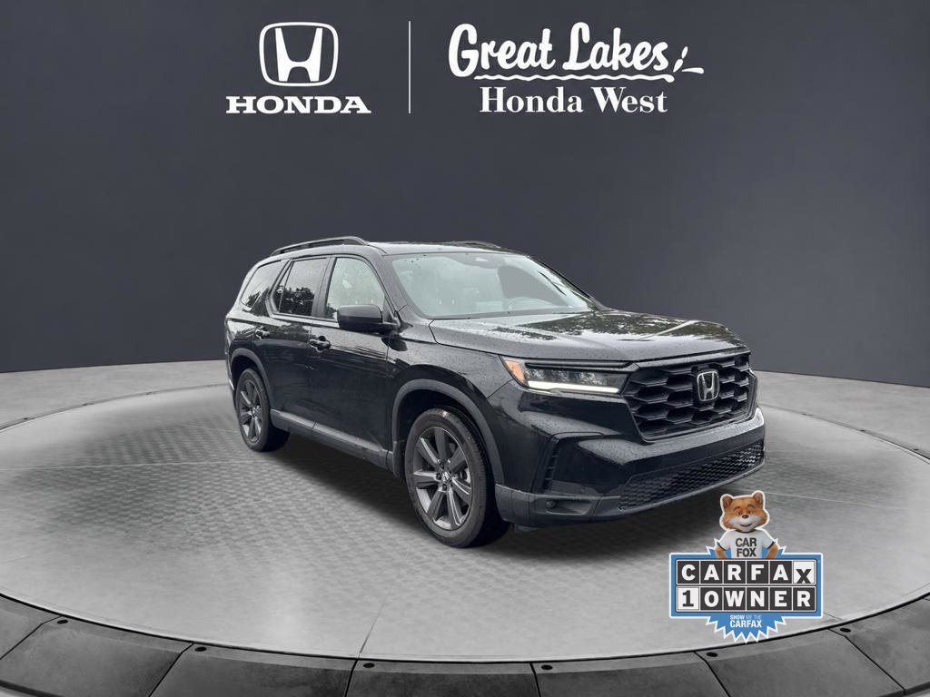 Used 2025 Honda Pilot Sport image 4