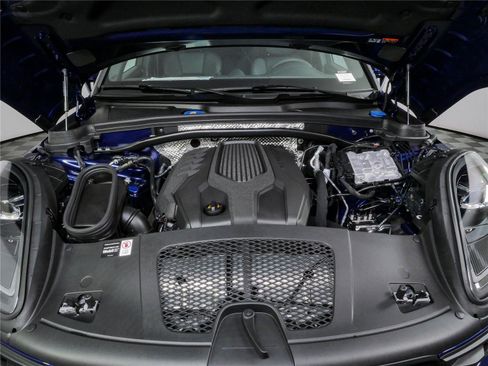 New 2026 Porsche Macan Turbo AWD/4WD image 36