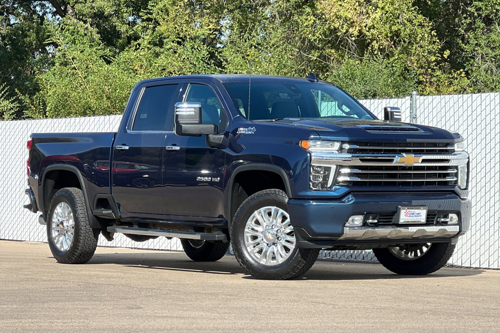 Used 2021 Chevrolet Silverado 2500 High Country w/ Z71 Off-Road Package AWD/4WD image 2