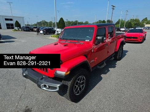 Used 2023 Jeep Gladiator Overland w/ LED Lighting Group AWD/4WD image 2