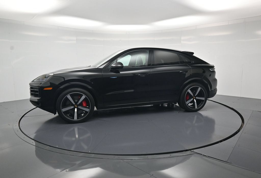 Certified 2024 Porsche Cayenne S AWD/4WD image 2