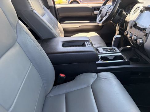 Used 2020 Toyota Tundra SR5 w/ SR5 Leather Package AWD/4WD image 10
