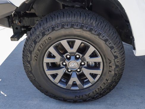 Used 2023 Toyota Tacoma SR5 AWD/4WD image 12