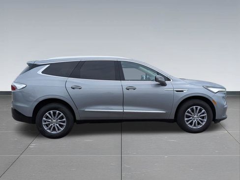 Used 2024 Buick Enclave Essence AWD/4WD image 7