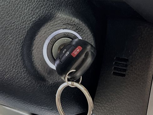 Used 2022 Toyota Tacoma SR5 w/ Technology Package RWD image 22