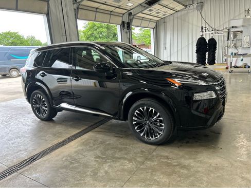 Used 2026 Nissan Rogue Platinum w/ Platinum Premium Package AWD/4WD image 7