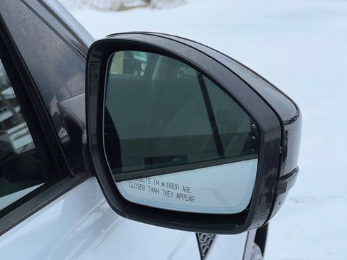 Used 2019 Land Rover Discovery Sport HSE Luxury Dynamic image 45