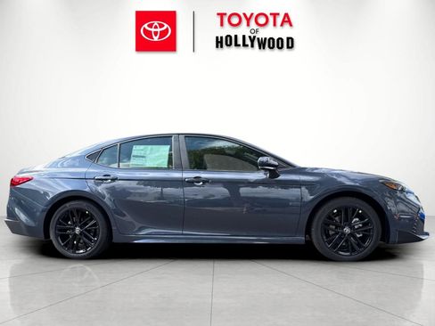 New 2026 Toyota Camry SE FWD image 3