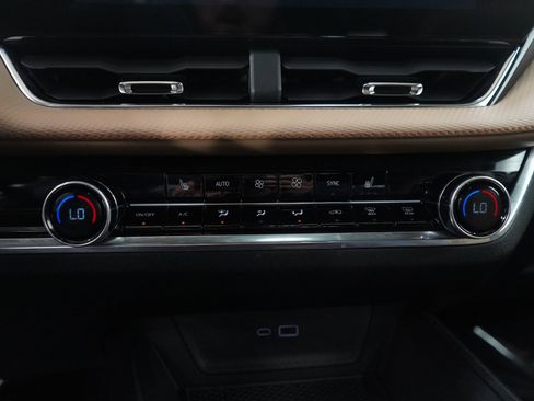 Used 2025 Chevrolet Equinox ACTIV image 19