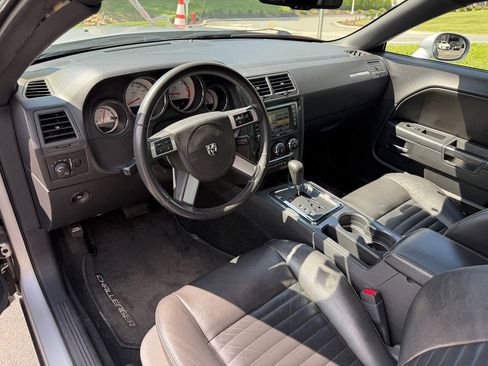 Used 2010 Dodge Challenger R/T RWD image 13