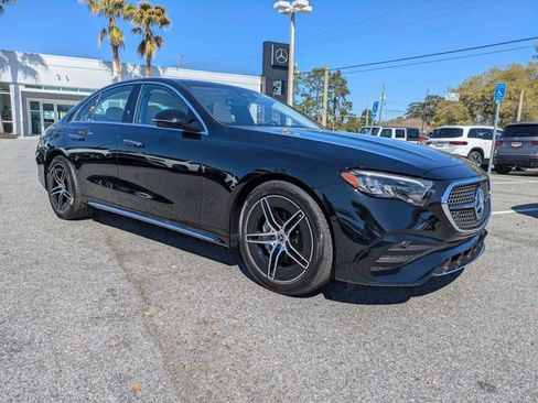 New 2026 Mercedes-Benz E 350 4MATIC Sedan image 2
