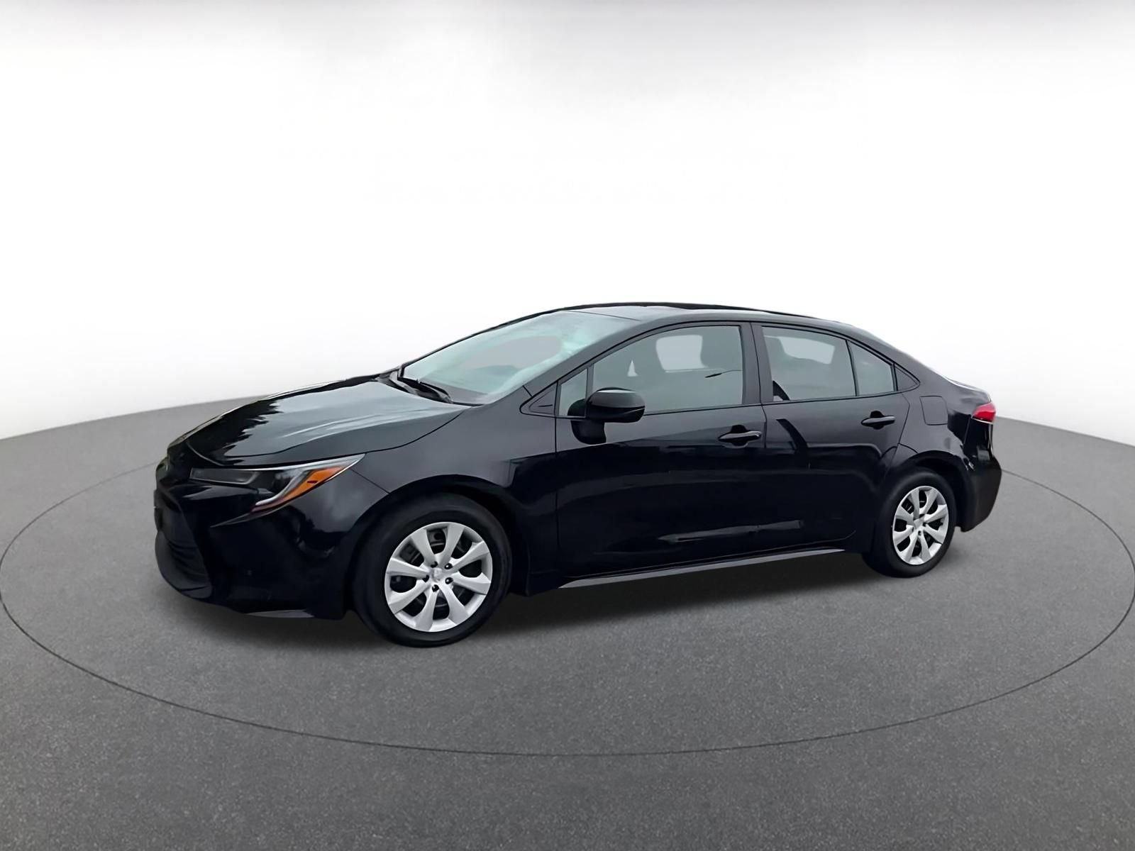 Used 2025 Toyota Corolla LE FWD image 8