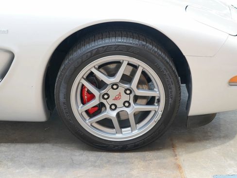 Used 2002 Chevrolet Corvette Z06 w/ Memory Pkg RWD image 54