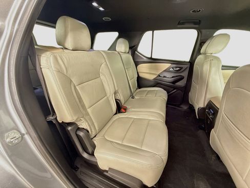 Used 2023 Chevrolet Traverse LS FWD image 29