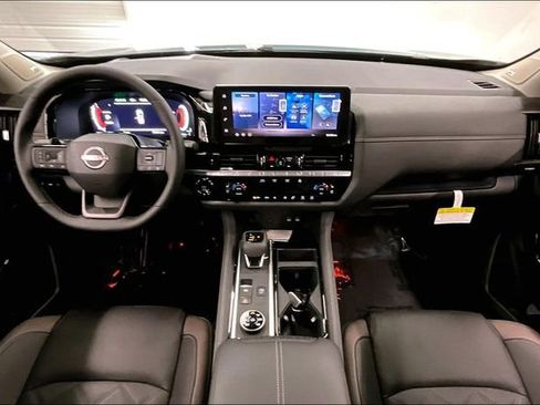New 2026 Nissan Pathfinder Platinum AWD/4WD image 6