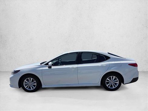 Used 2025 Toyota Camry LE FWD image 8