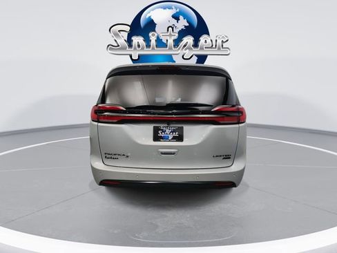 New 2026 Chrysler Pacifica Limited w/ S Appearance Package AWD/4WD image 8