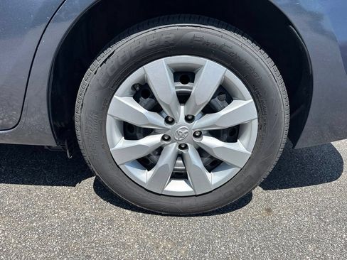 Used 2016 Toyota Corolla LE FWD image 46
