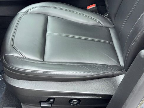 Used 2023 Alfa Romeo Stelvio Ti image 37