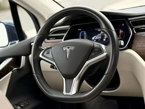 Used 2017 Tesla Model X 75D image 13