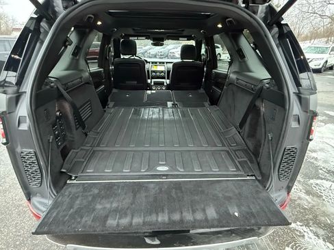 Used 2020 Land Rover Discovery HSE image 29