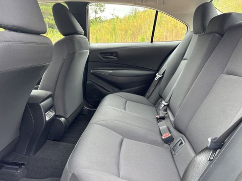 Used 2025 Toyota Corolla LE image 21