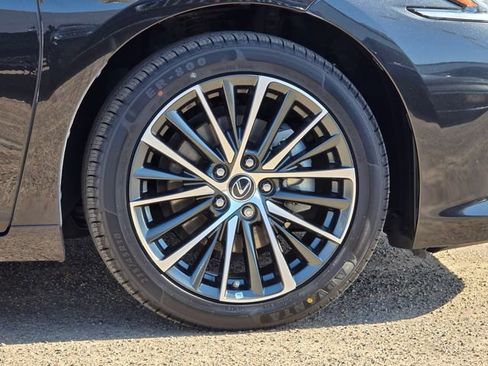 Used 2024 Lexus ES 300h w/ Premium Package image 5