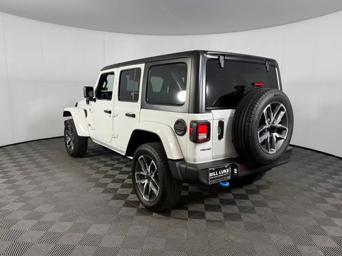 Used 2024 Jeep Wrangler Unlimited w/ Technology Group AWD/4WD image 10