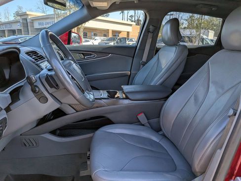 Used 2019 Lincoln Nautilus Reserve w/ Driver Assistance Package image 23