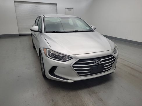Used 2017 Hyundai Elantra SE FWD image 14