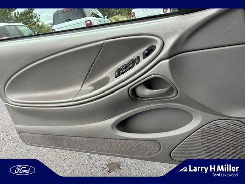 Used 1998 Ford Mustang Convertible RWD image 13