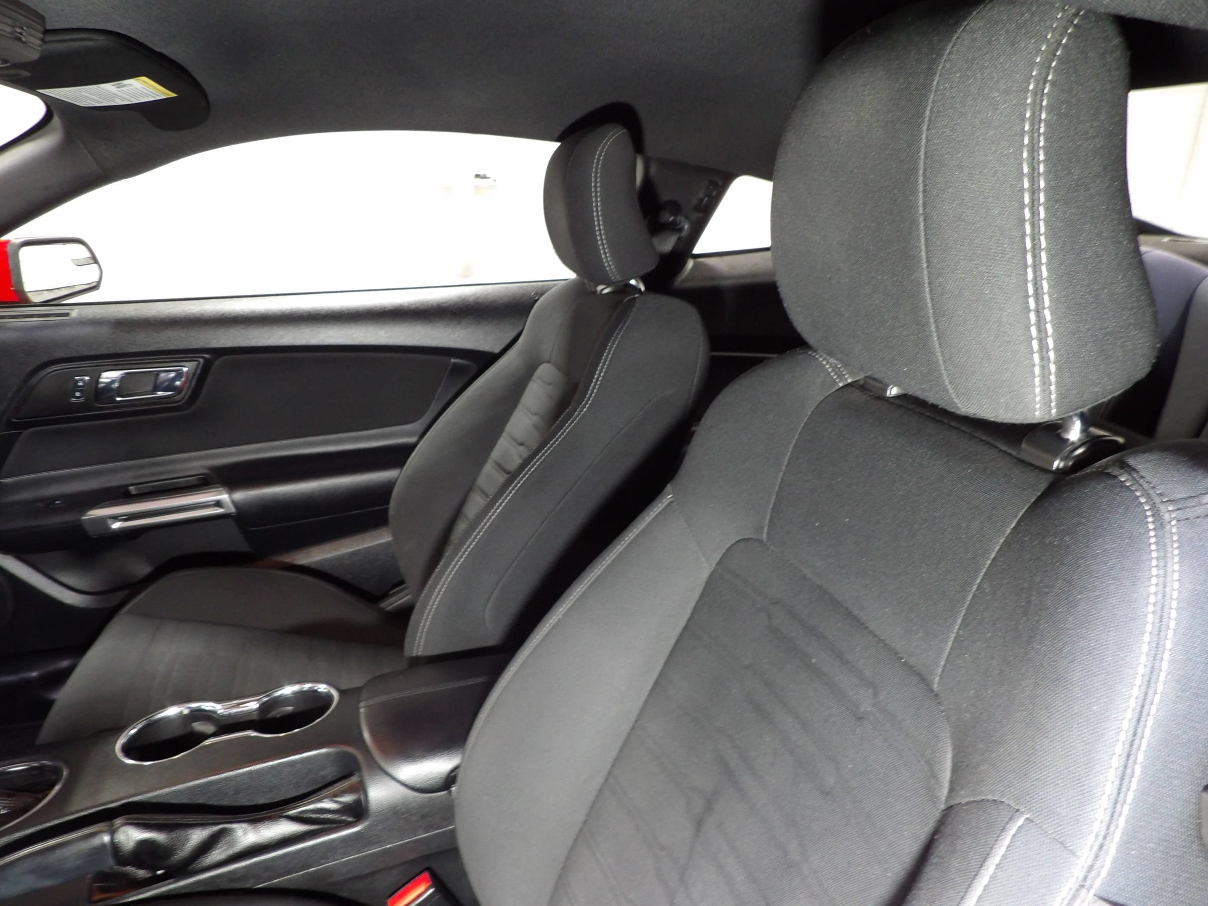 Used 2015 Ford Mustang Coupe RWD image 10