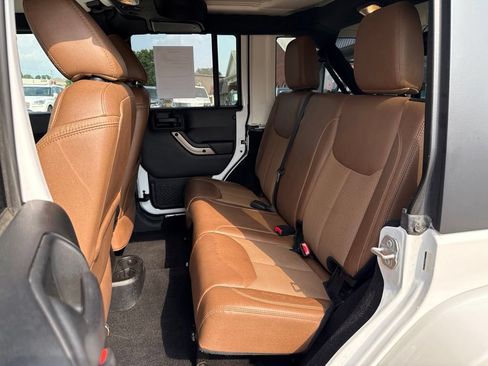 Used 2017 Jeep Wrangler Unlimited Sahara AWD/4WD image 42