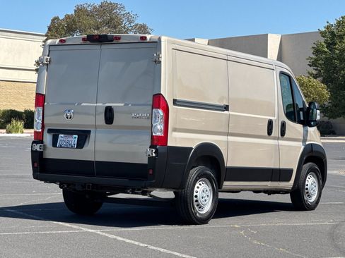 Used 2025 RAM ProMaster 1500 w/ Safety Group FWD image 4